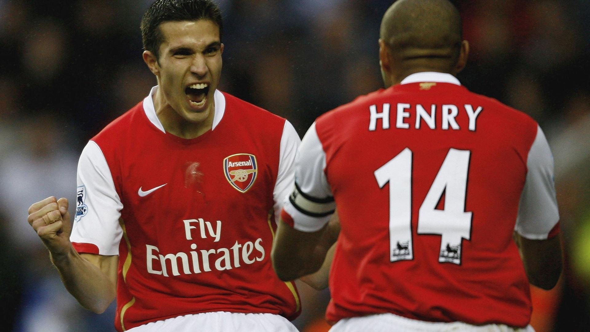 C罗迎来十五赛季出色发挥,中国队观众热烈欢呼!赛场气氛高涨