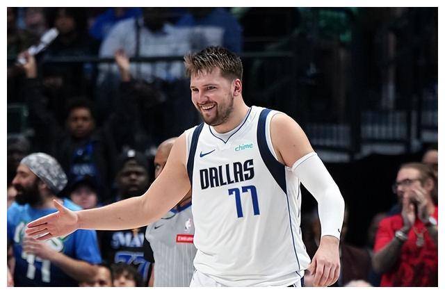 关于东契奇连续三场比赛得分超过出色防守,独行侠不断突破!比赛高潮迭起的信息